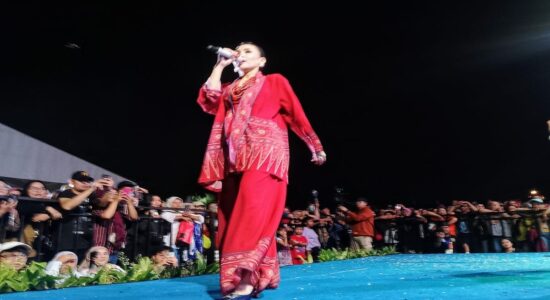 Tembang Pamungkas Ayu Ting Ting Jadi Penutup Perayaan Lebaran Depok 2025