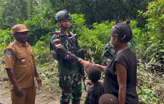 Kembali ke Pangkuan Ibu Pertiwi, Satgas Pamtas Yonif 501/BY Jemput Keluarga OPM