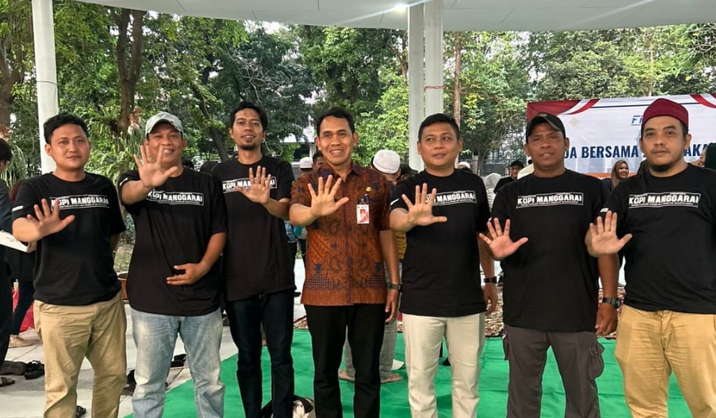 Kesbangpol bersama kopi Manggarai dalam acara FPPJ doa bersama jaga Jakarta