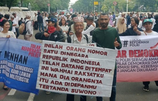 Ikatan Pelopor Penerus Reformasi (IPPR) melakukan aksi demontrasi di kawasan Patung Kuda Jalan Medan Merdeka, Gambir Jakarta Pusat, Kamis, 18 September 2025.